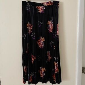 Like New Anthropologie Floral Pleated Black Skirt